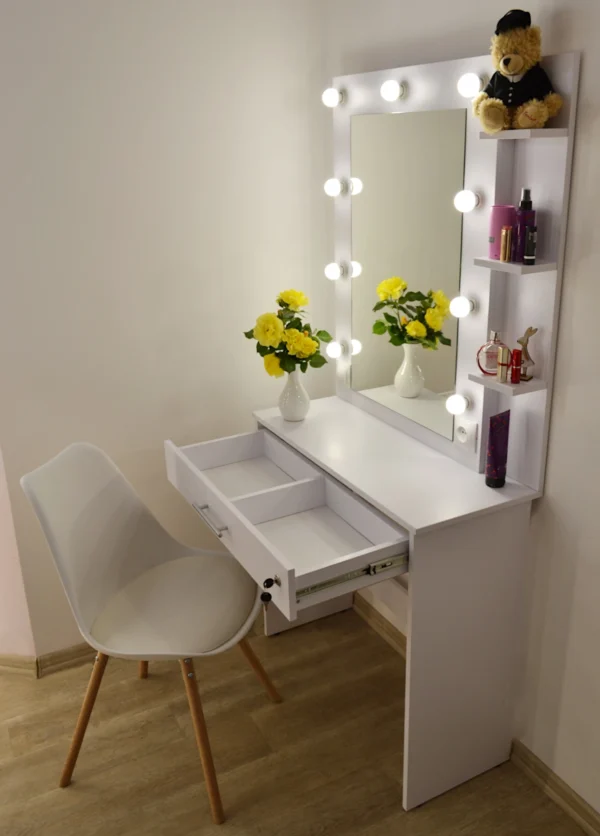 Модель СМ38 А. Шухляда на замочку. Модель СМ38 А. Шухляда на замочку.