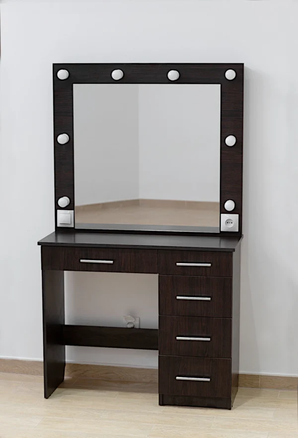 Модель СМ133 у кольорі Венге, виробник Dzerkalko