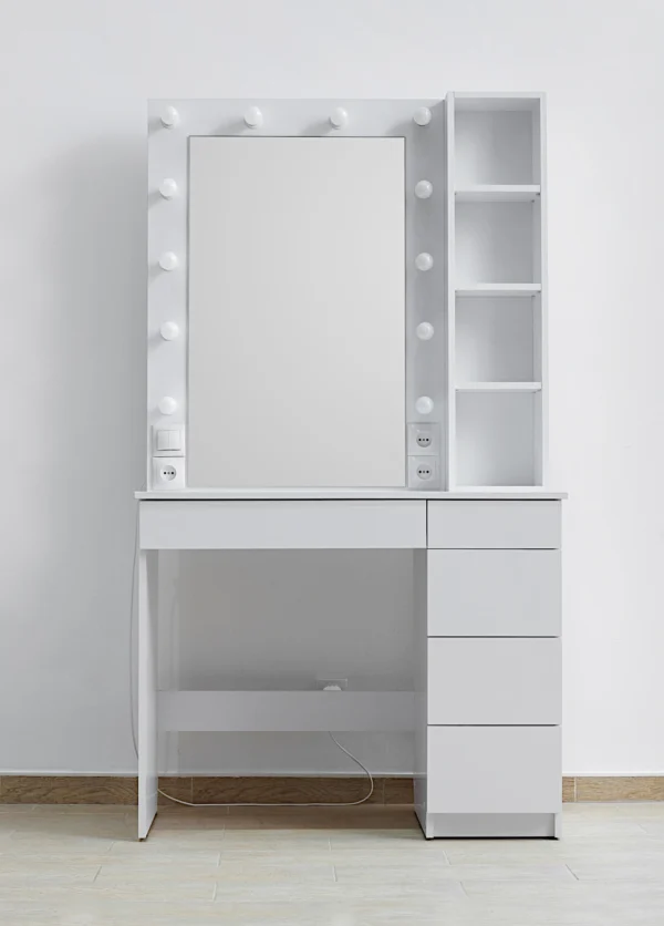 СМ4 Дзеркало та столик для макіяжу