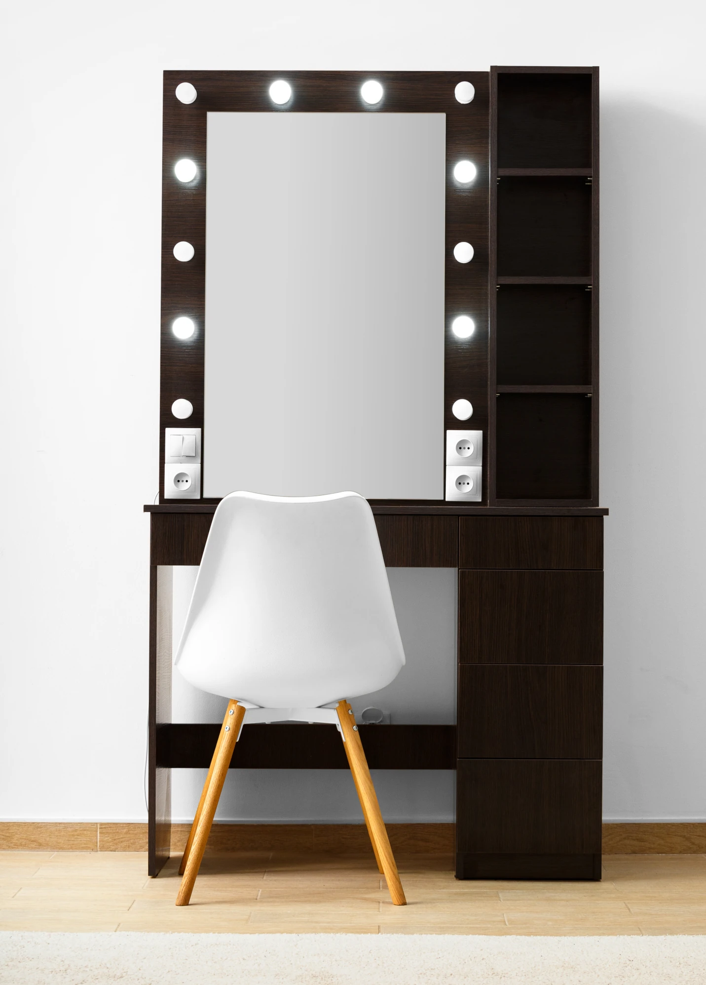 Туалетний столик з ящиками без ручок. Модель СМ 4К