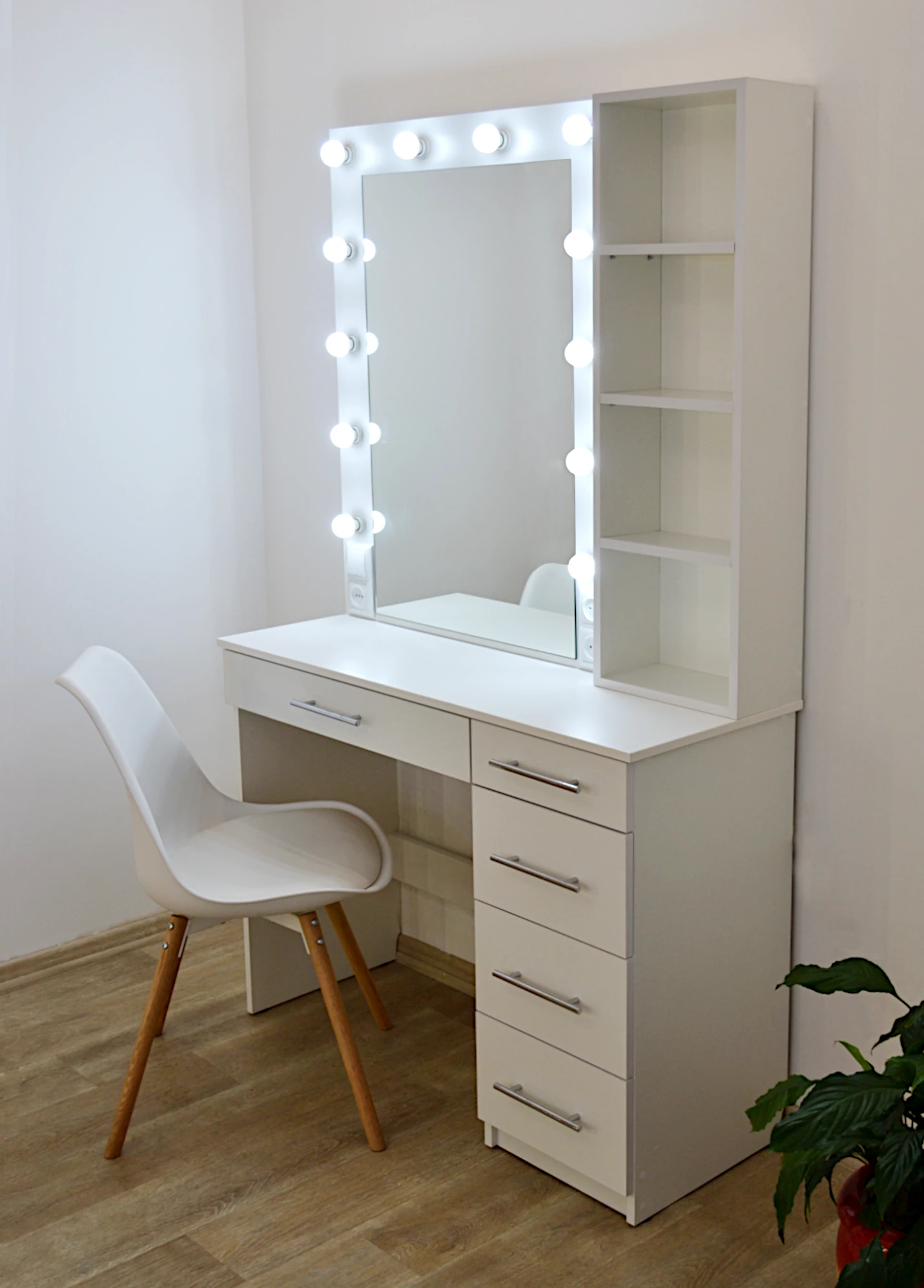 Модель СМ4 | Найкращий макіяжний столик dzerkalko