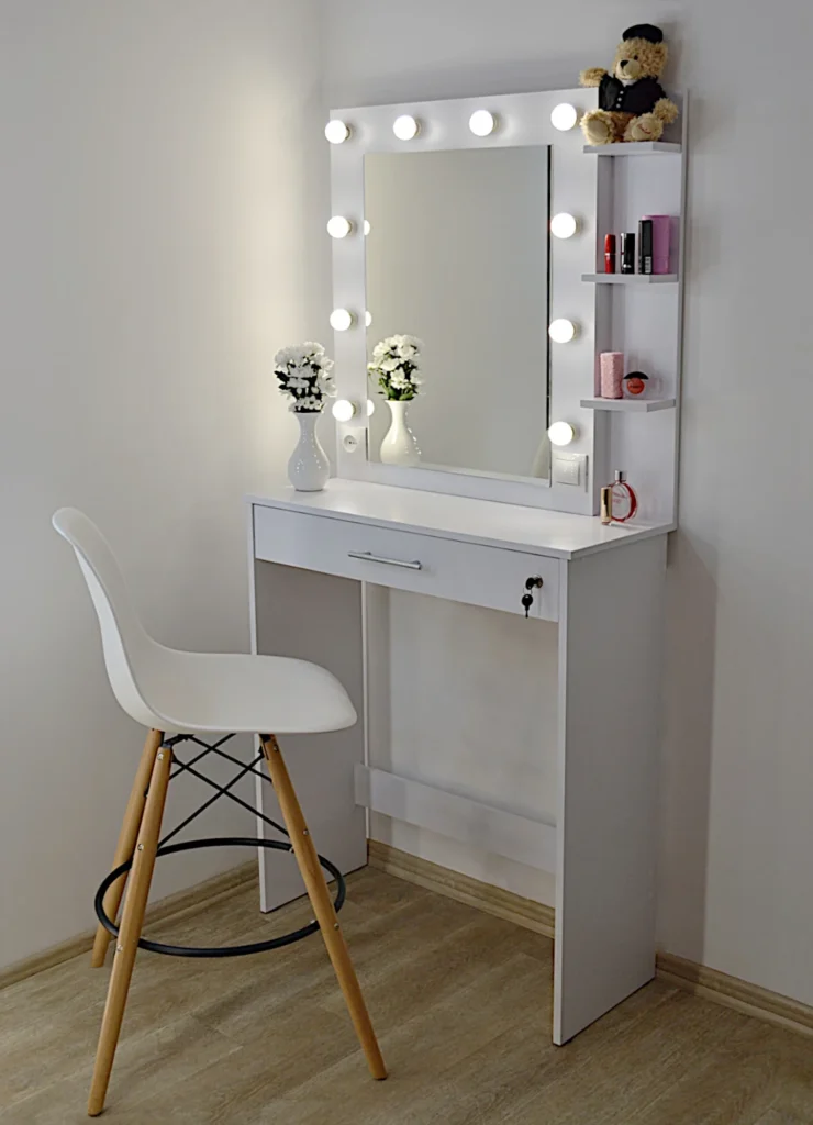 Макіяжний столик з дзеркалом. Модель СМ 39