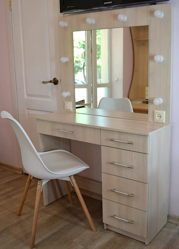 СМ 133 | Дзеркало з підствіткою