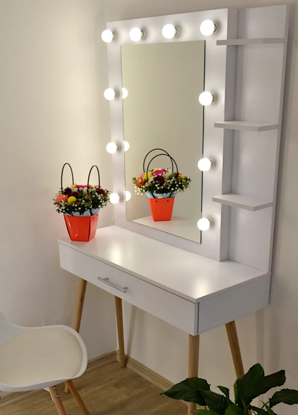 Модель СМ34 | Косметичний столик на дерев'яних ніжках