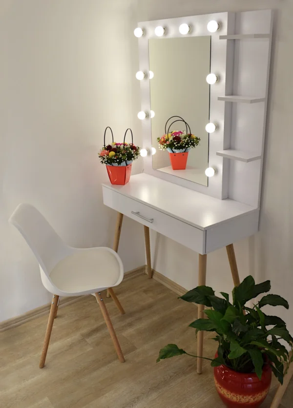 Модель СМ34 | Макіяжний столик на ніжках з дерева