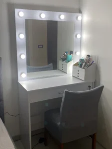 Макіяжний столик СМ8