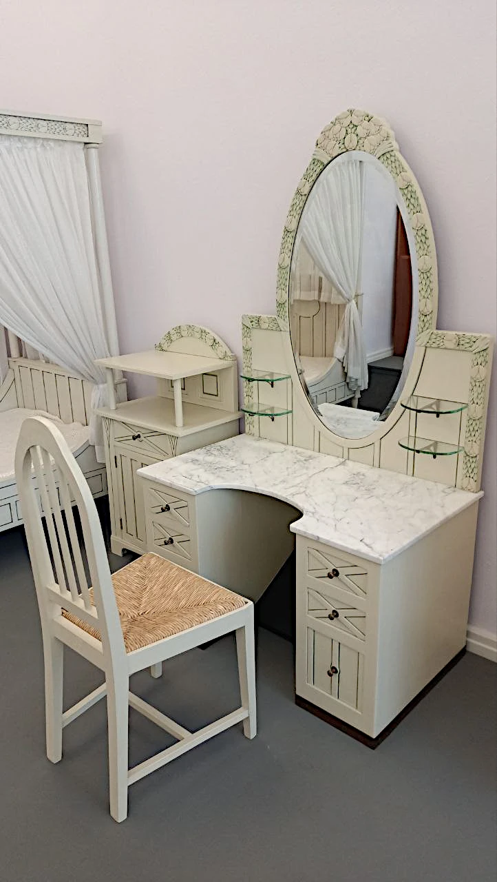 Туалетний столик у европейському замку